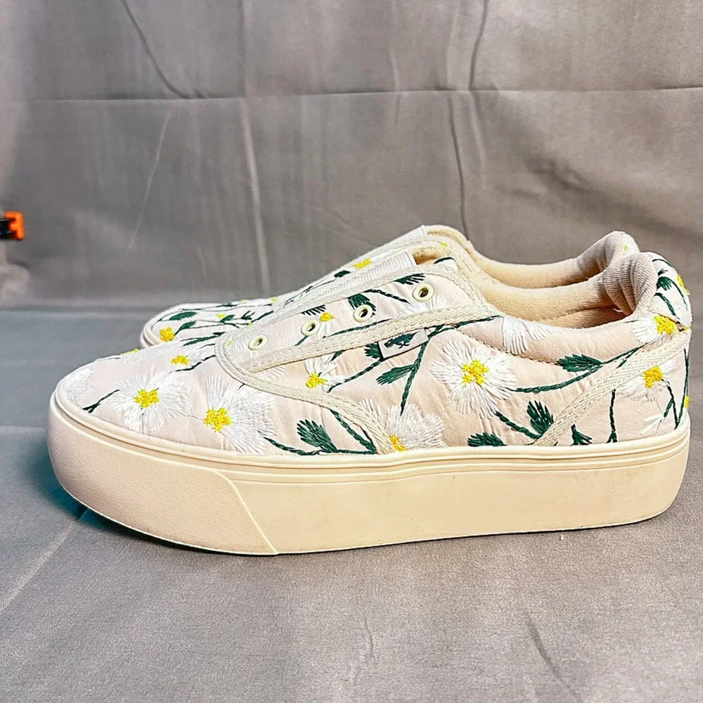 RocketDog Daisy Embroidered Platform Slip-On Sneakers — Cream Floral Canvas 11